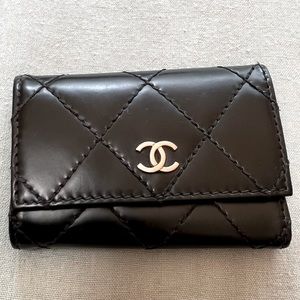 SALE🔥CHANEL Patent Leather 6 Key holder